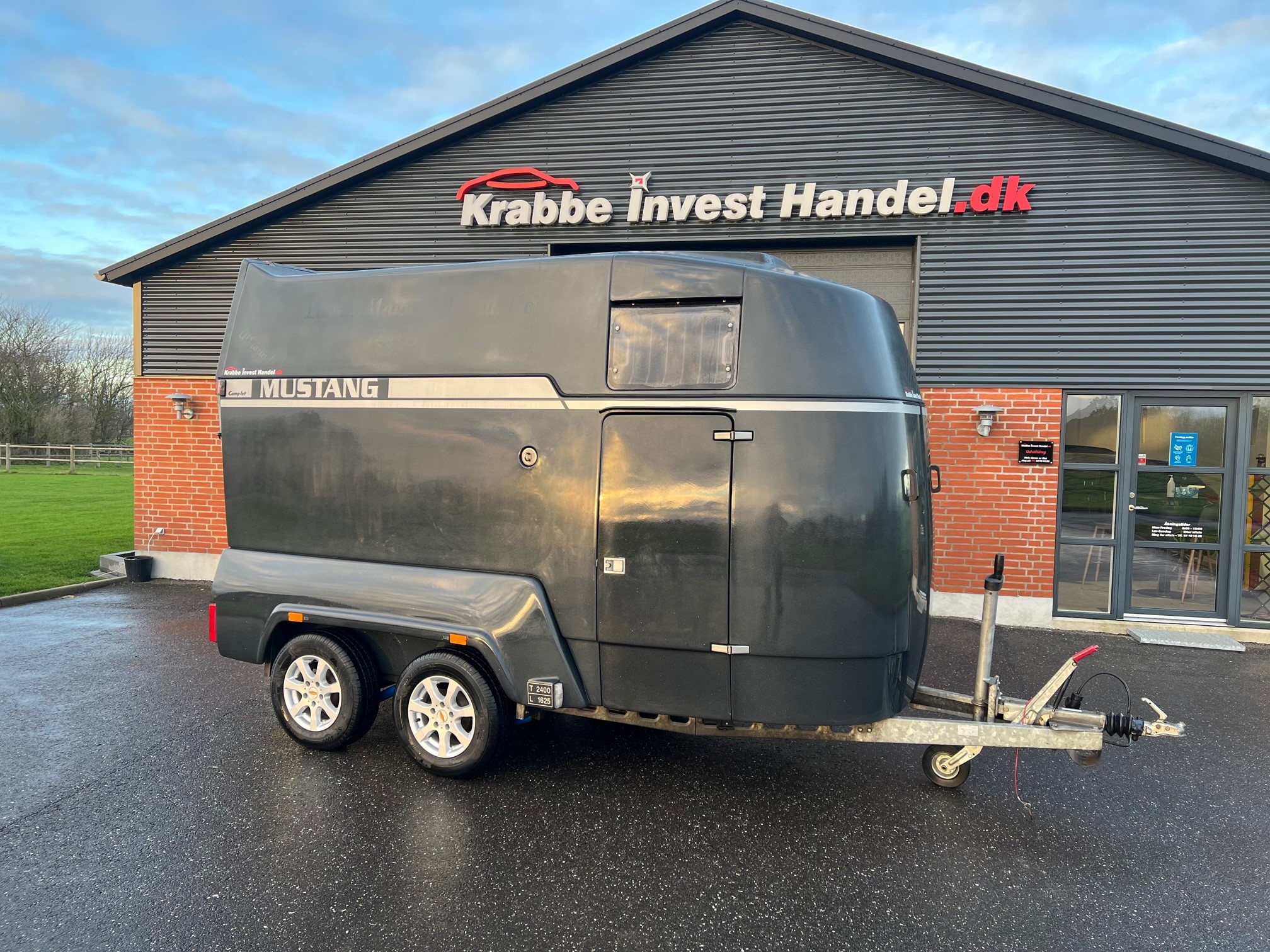 Camp-let Mustang hestetrailer